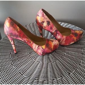 BCBGENERATION Floral print heels Size 7.5